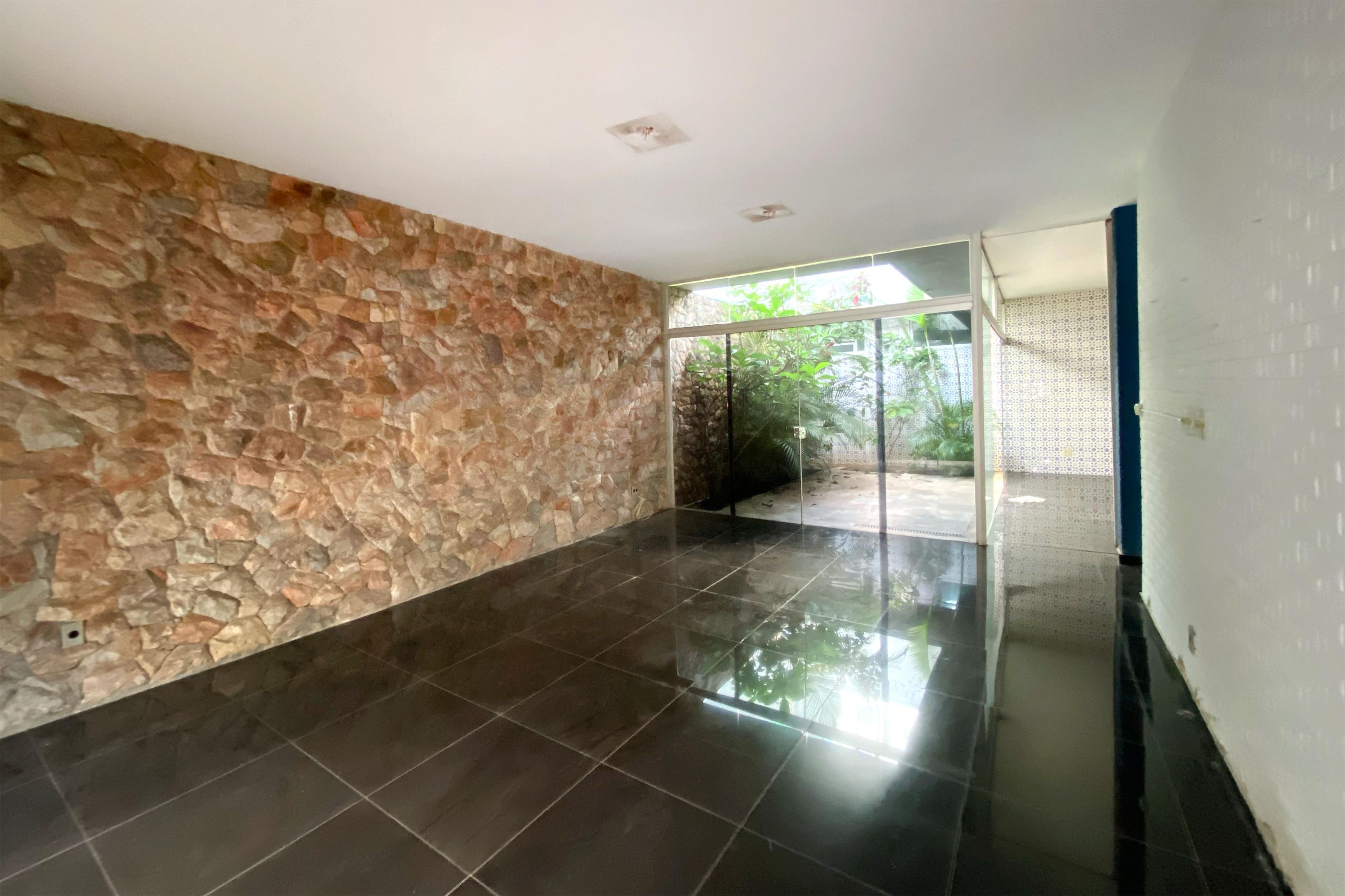 Casa com 4 quartos — Sion, Belo Horizonte