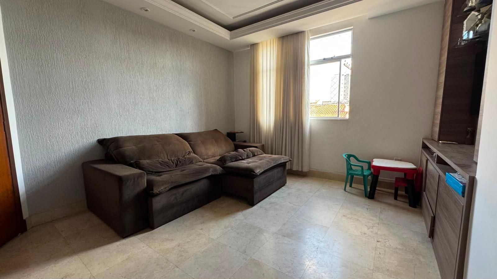 Apartamento com 3 quartos — Ipiranga, Belo Horizonte