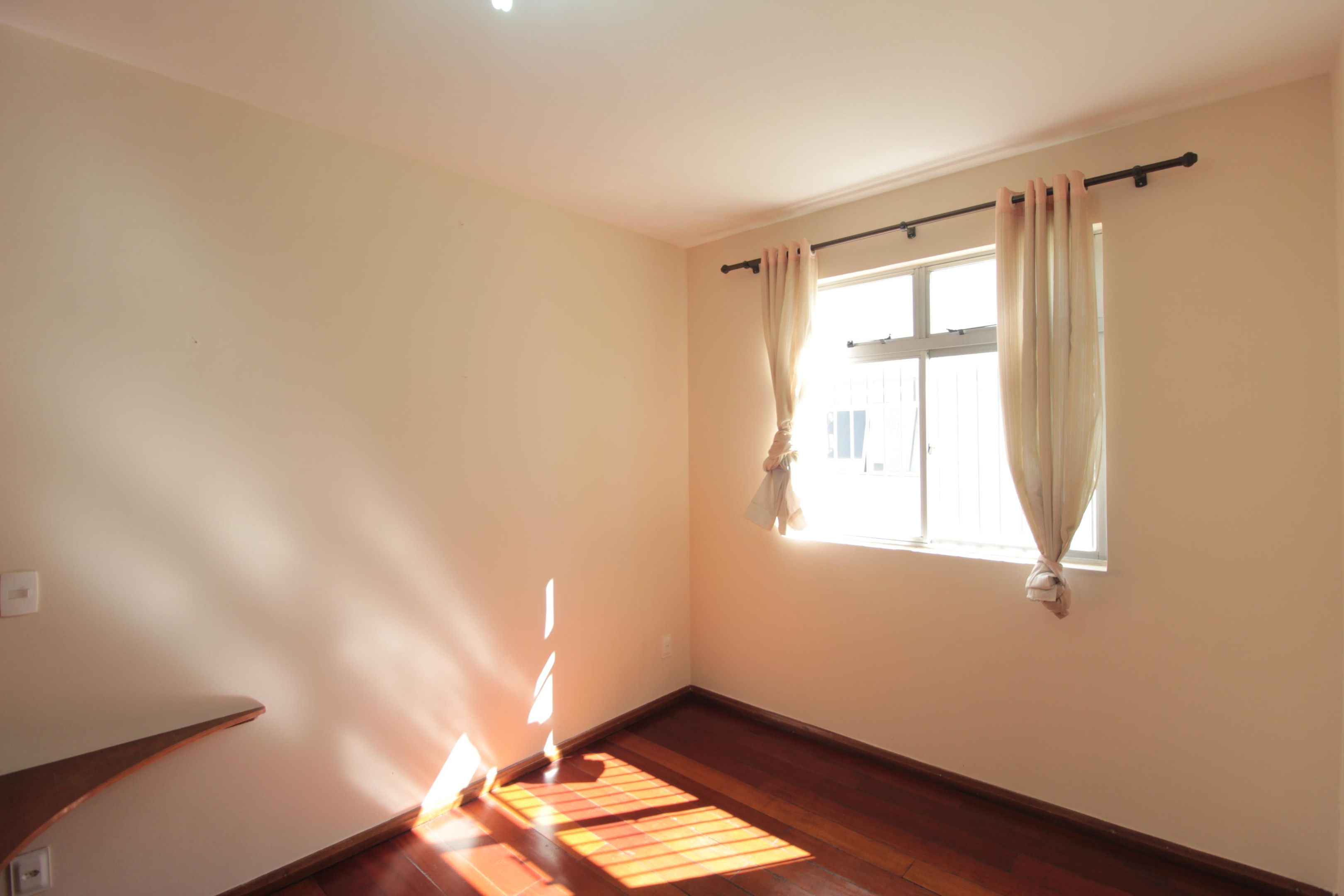 Apartamento com 3 quartos — Santa Rosa, Belo Horizonte