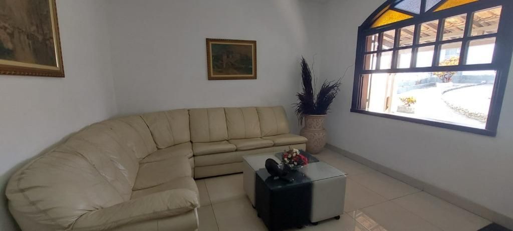 Casa com 4 quartos — Palmeiras, Belo Horizonte