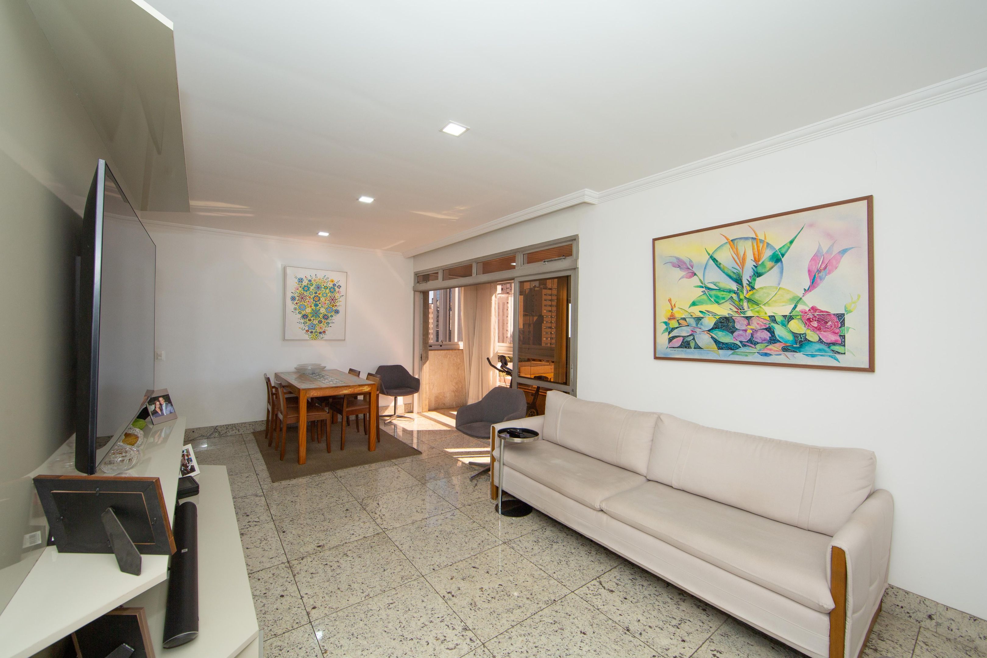 Apartamento com 3 quartos — Santo Agostinho, Belo Horizonte