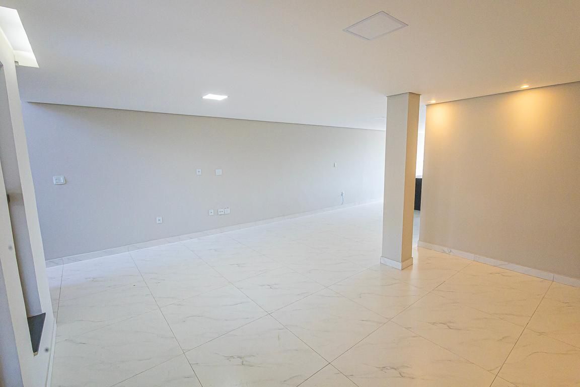 Casa com 4 quartos — Céu Azul, Belo Horizonte