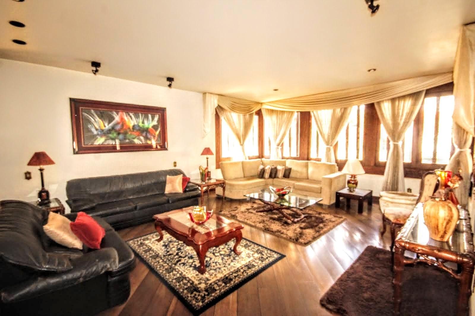 Casa com 5 quartos — São Bento, Belo Horizonte