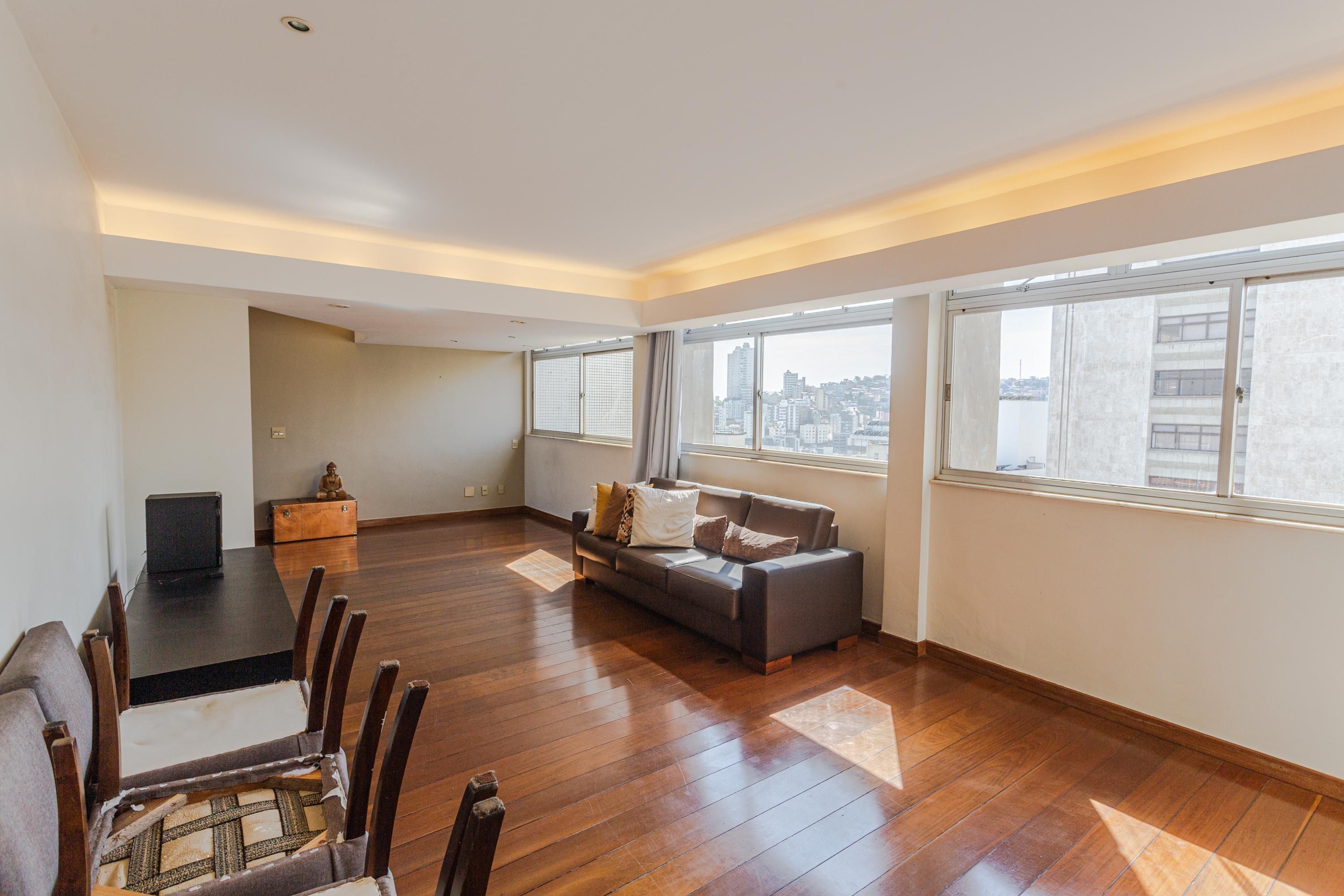Apartamento com 4 quartos — Serra, Belo Horizonte