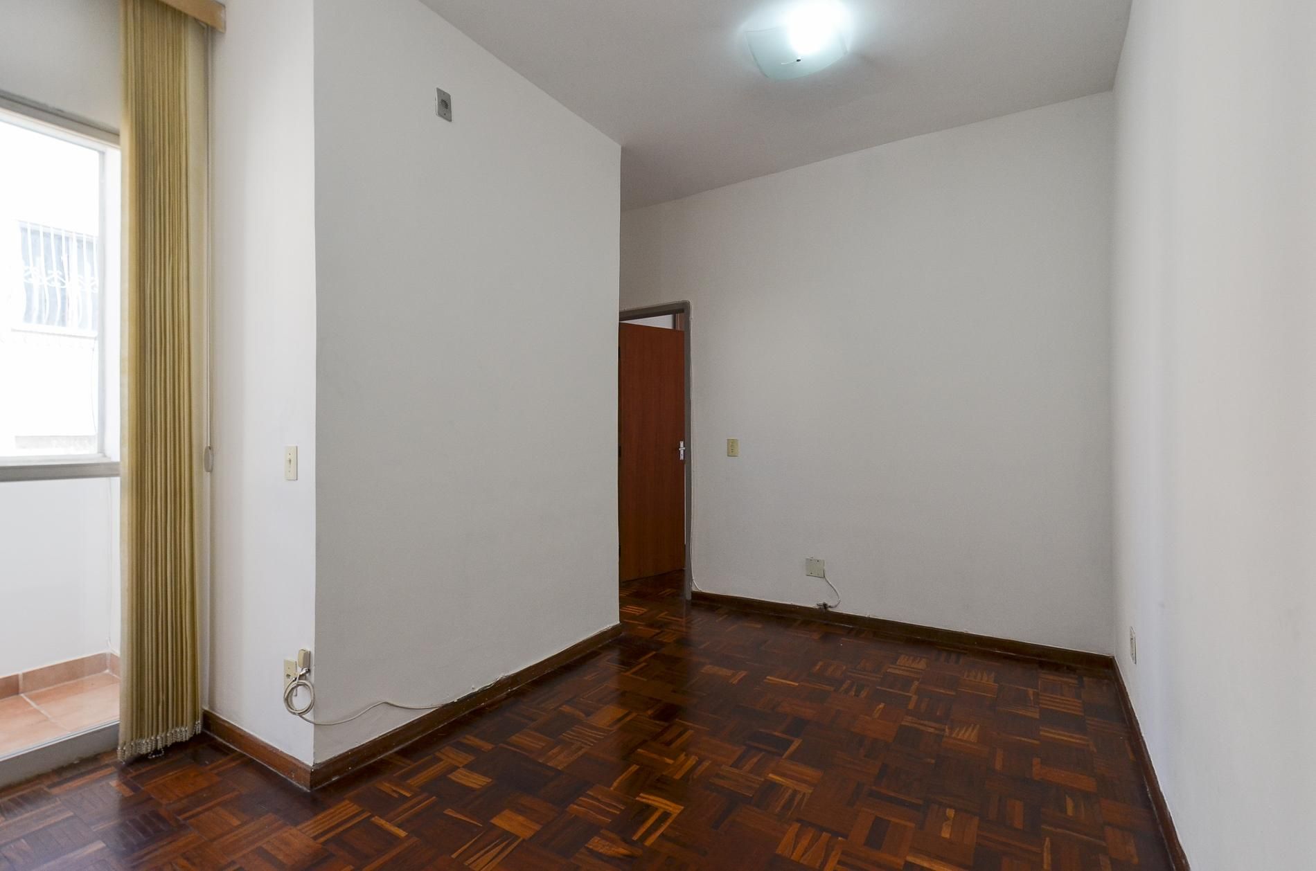 Apartamento com 2 quartos — Sagrada Família, Belo Horizonte