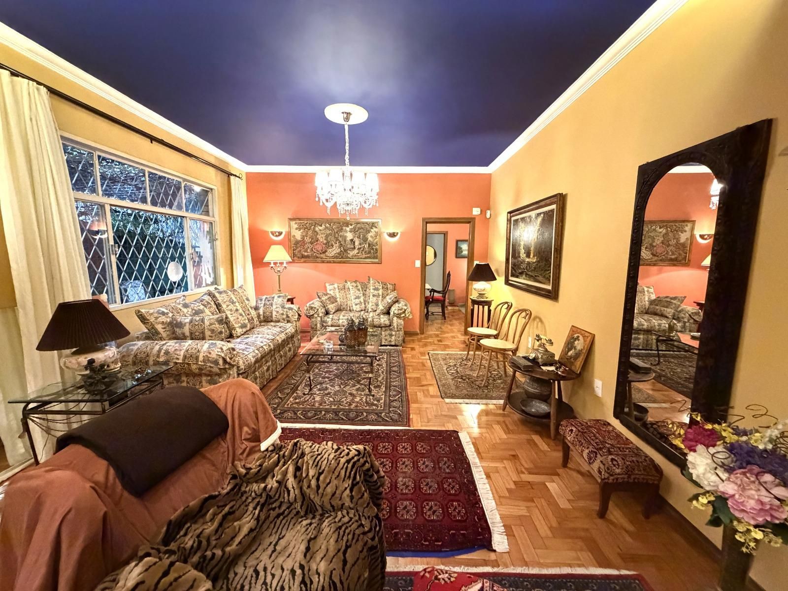 Apartamento com 3 quartos — Serra, Belo Horizonte
