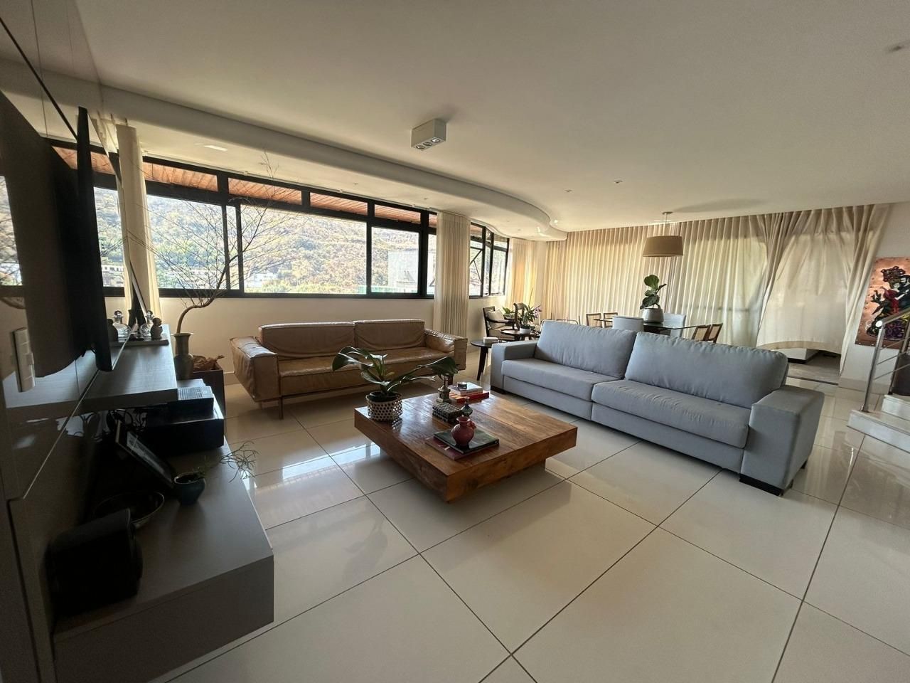 Apartamento com 4 quartos — Sion, Belo Horizonte