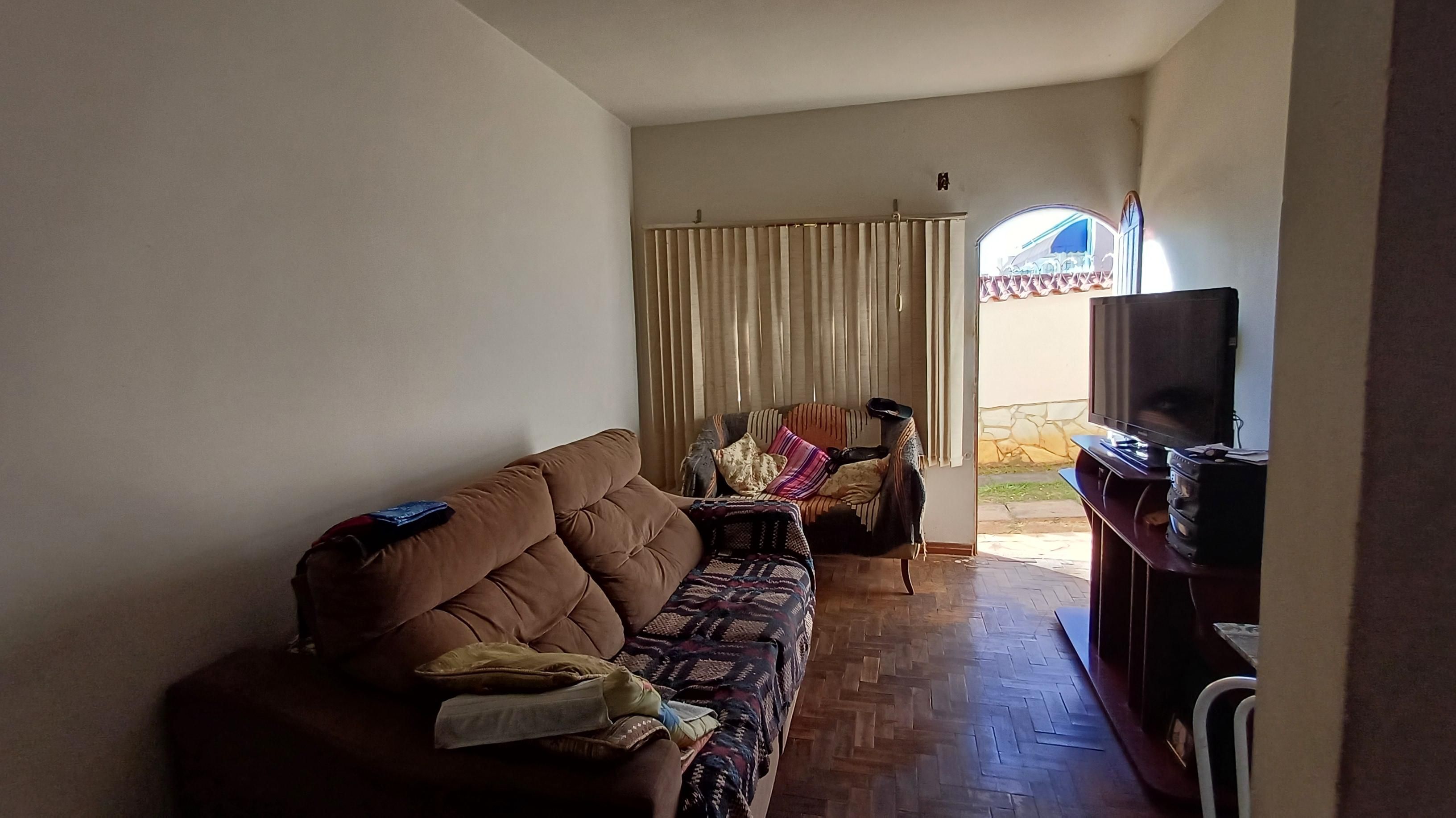 Apartamento com 2 quartos — Heliópolis, Belo Horizonte