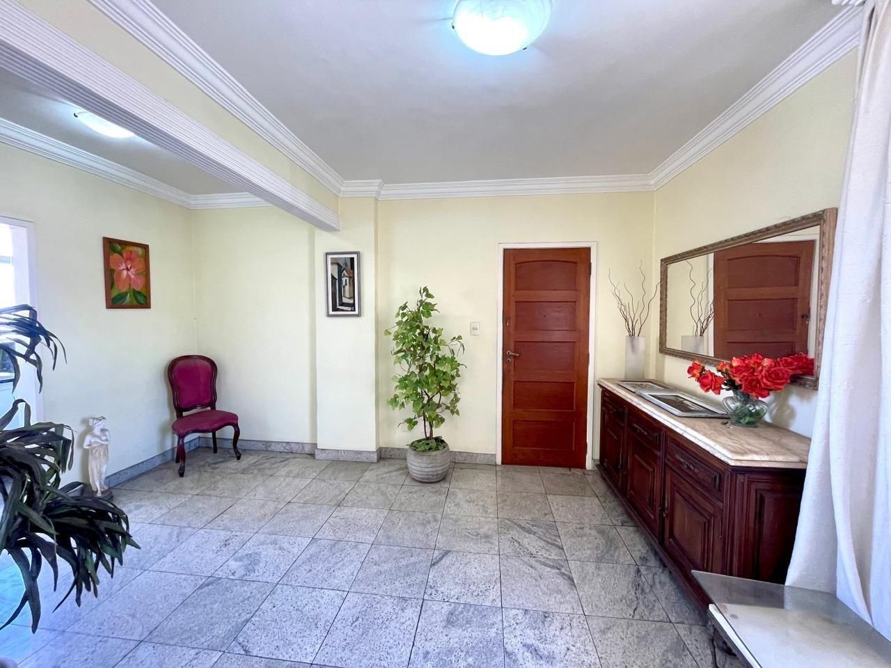 Apartamento com 3 quartos — Sagrada Família, Belo Horizonte