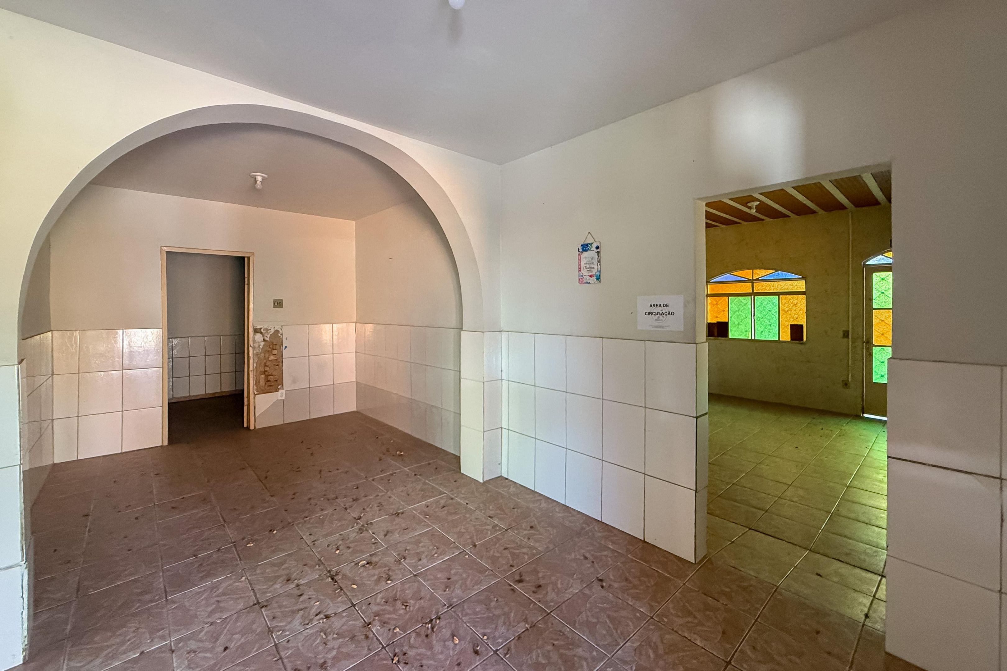 Casa com 4 quartos — Braúnas, Belo Horizonte