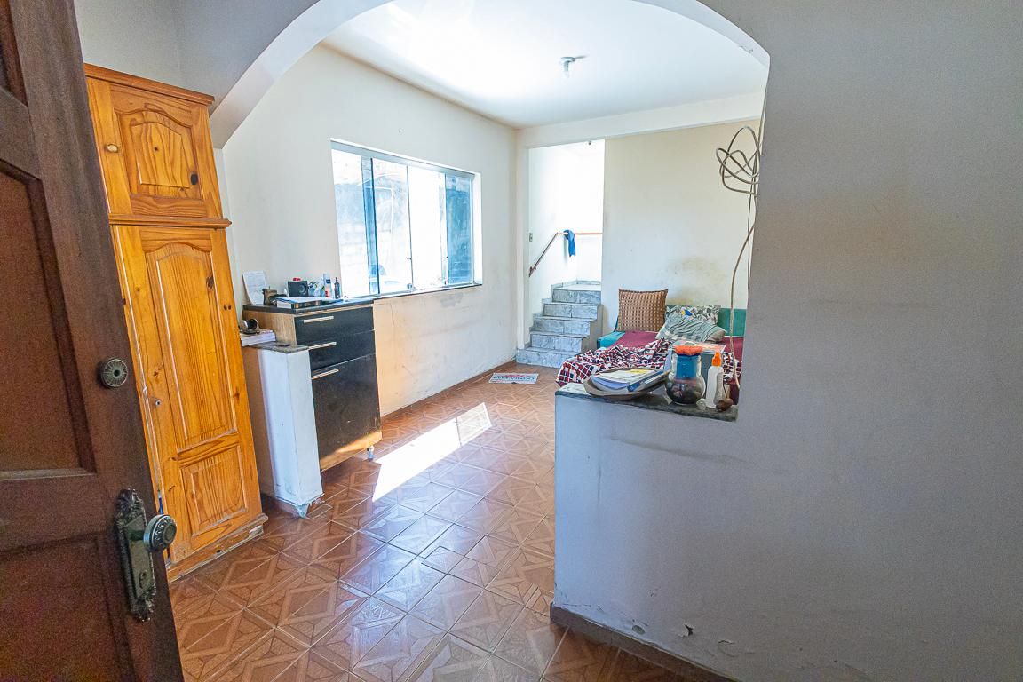 Casa com 2 quartos — São Pedro (venda Nova), Belo Horizonte