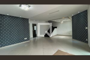 Foto do imóvel - Casa em condomínio para alugar com 3 quartos, churrasqueira, jardim e closet.