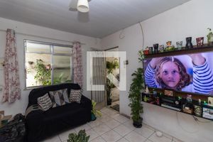 Foto do imóvel - Alugar casa em Padre Miguel com 2 quartos e varanda.
