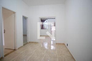 Foto do imóvel - Aluguel de apartamento com 3 quartos e varanda.