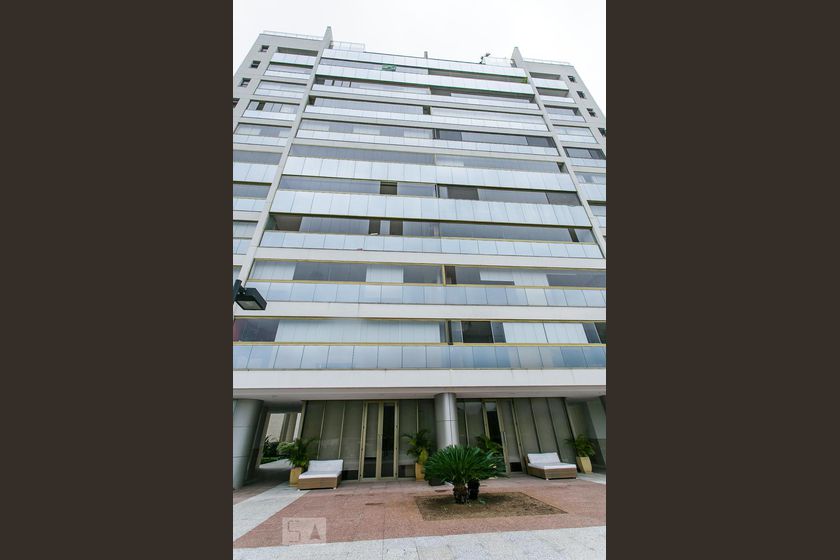 Alugue ou compre no Condomínio Royal Blue Barra da Tijuca Marapendi