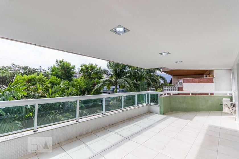 Apartamento para alugar com 4 quartos em Recreio dos Bandeirantes, Rio