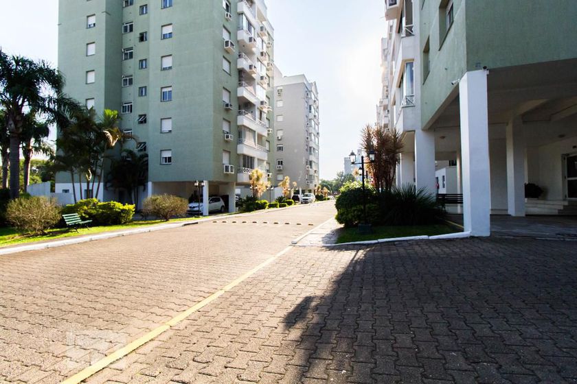 Alugue ou compre no Condomínio Brasa Cristal Cristal , Porto Alegre