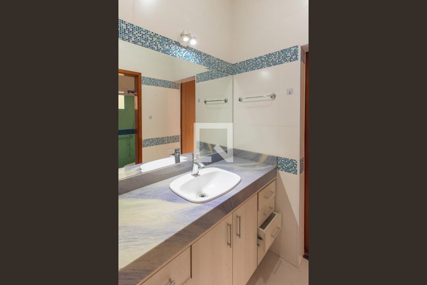 Casa à Venda - Swiss Park, 4 Quartos,  265 m2 em , Campinas - sp | SoloBR