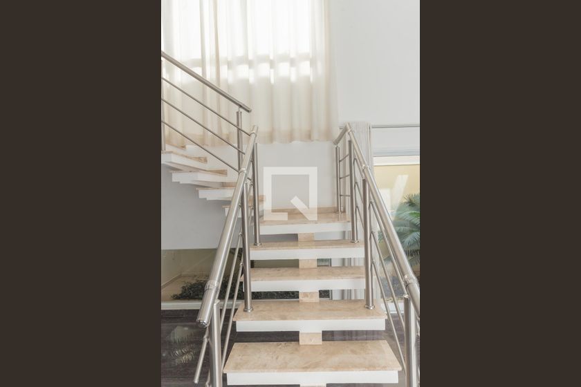 Casa à Venda - Swiss Park, 4 Quartos,  265 m2 em , Campinas - sp | SoloBR