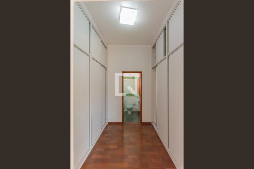 Casa à Venda - Swiss Park, 4 Quartos,  265 m2 em , Campinas - sp | SoloBR