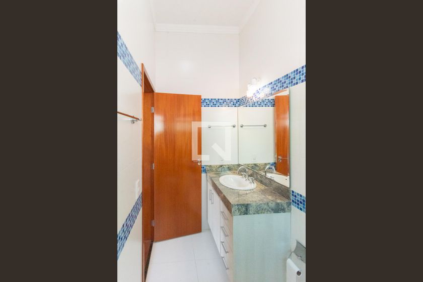 Casa à Venda - Swiss Park, 4 Quartos,  265 m2 em , Campinas - sp | SoloBR