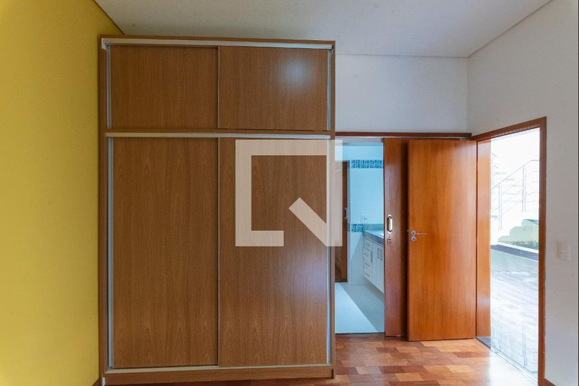 Casa à Venda - Swiss Park, 4 Quartos,  265 m2 em , Campinas - sp | SoloBR