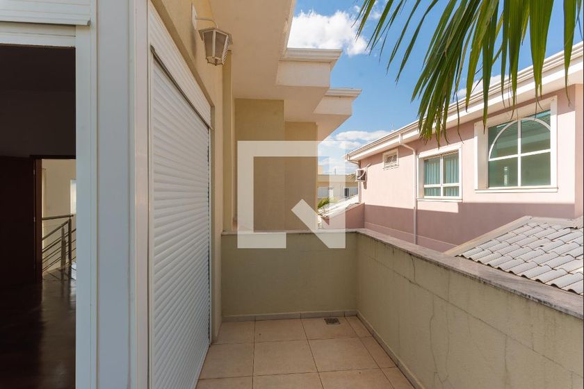 Casa à Venda - Swiss Park, 4 Quartos,  265 m2 em , Campinas - sp | SoloBR