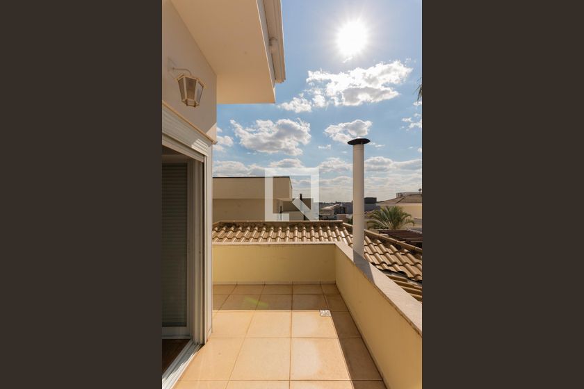 Casa à Venda - Swiss Park, 4 Quartos,  265 m2 em , Campinas - sp | SoloBR