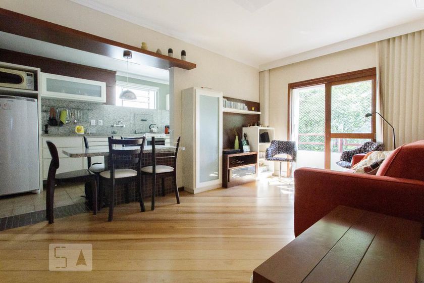 Apartamento para alugar com 2 quartos em Bom Jesus, Porto Alegre por R