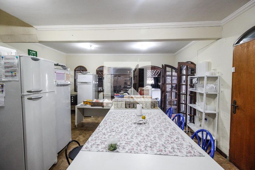 Casa, 3 quartos, 250 m² - Foto 2