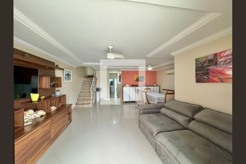 Casa, 4 quartos, 296 m² - Foto 1
