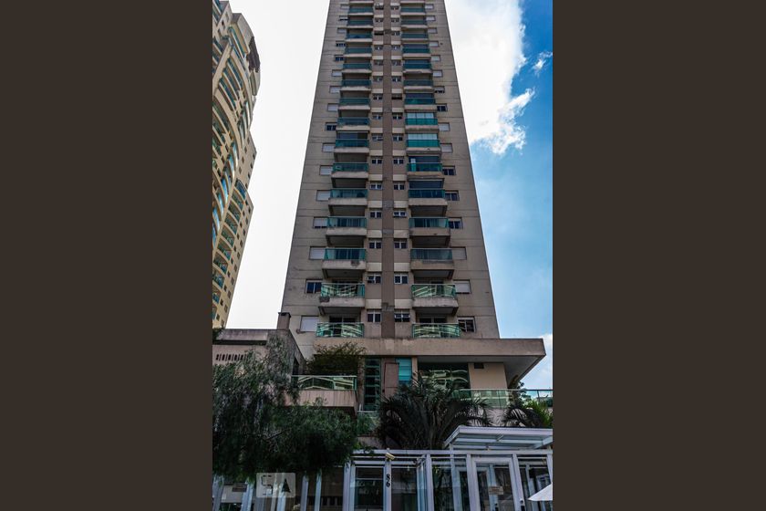 Condomínio em Rua Luís Correia de Melo, 48, Chácara Santo Antonio São Paulo Alugue ou Compre