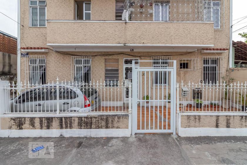 Condomínio em Rua Latife Luvizaro, 195, Marechal Hermes Rio de