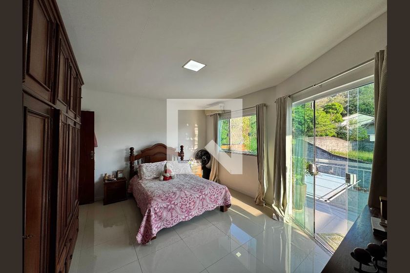 Casa, 4 quartos, 220 m² - Foto 41