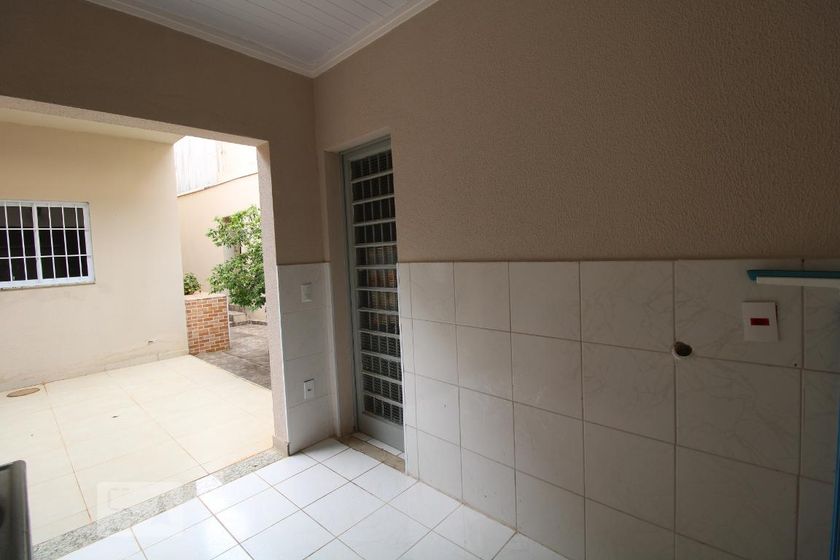 Casa à Venda - Guanabara, 4 Quartos,  650 m2 em , Campinas - sp | SoloBR