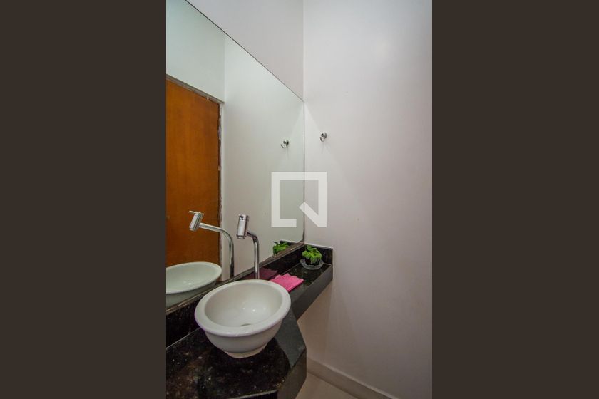 Casa à Venda - Taquaral, 3 Quartos,  312 m2 em , Campinas - sp | SoloBR