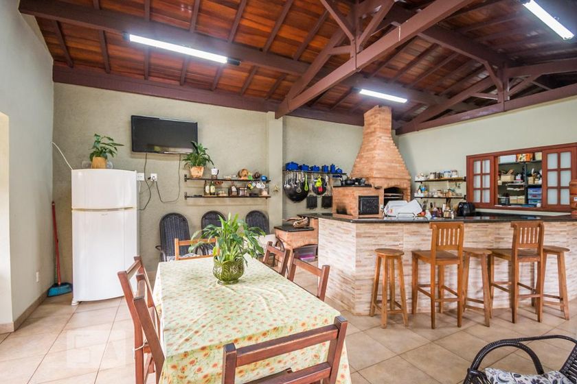 Casa à Venda - Mansões Santo Antônio, 4 Quartos,  480 m2 em , Campinas - sp | SoloBR