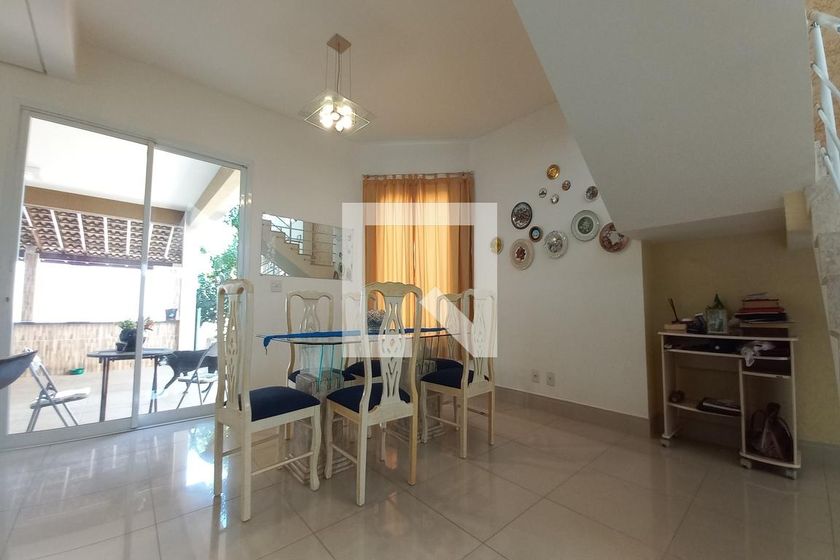 Casa à Venda - Swiss Park, 4 Quartos,  210 m2 em , Campinas - sp | SoloBR