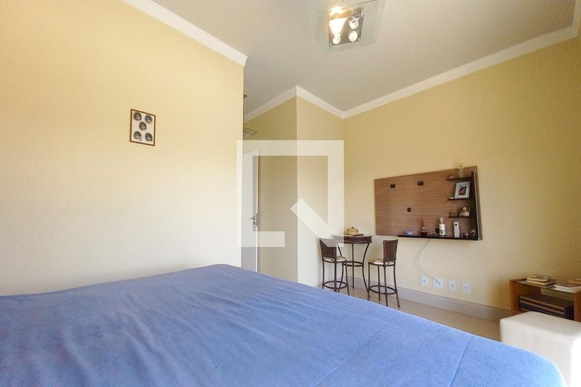 Casa à Venda - Swiss Park, 4 Quartos,  210 m2 em , Campinas - sp | SoloBR