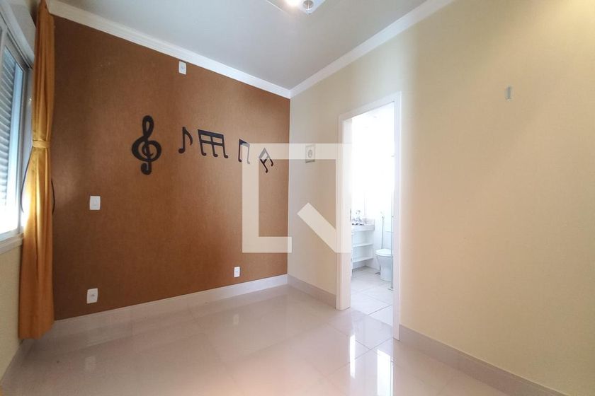 Casa à Venda - Swiss Park, 4 Quartos,  210 m2 em , Campinas - sp | SoloBR