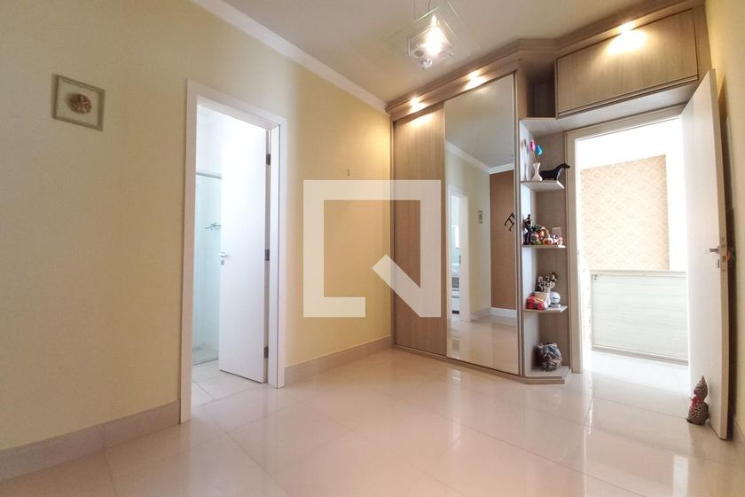 Casa à Venda - Swiss Park, 4 Quartos,  210 m2 em , Campinas - sp | SoloBR