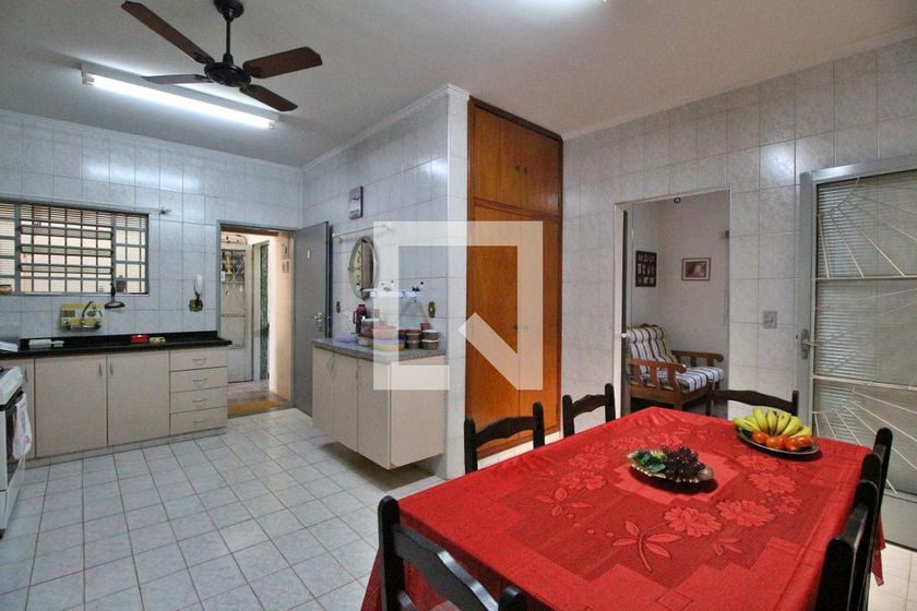 Casa à Venda - Jardim do Lago, 3 Quartos,  180 m2 em , Campinas - sp | SoloBR