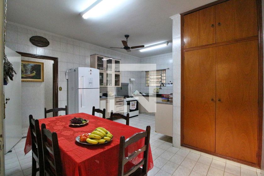 Casa à Venda - Jardim do Lago, 3 Quartos,  180 m2 em , Campinas - sp | SoloBR