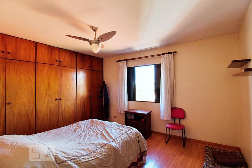Casa, 3 quartos, 245 m² - Foto 37