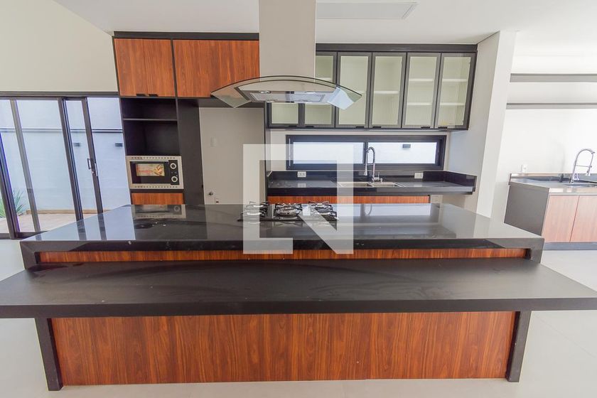 Casa à Venda - Swiss Park, 3 Quartos,  205 m2 em , Campinas - sp | SoloBR