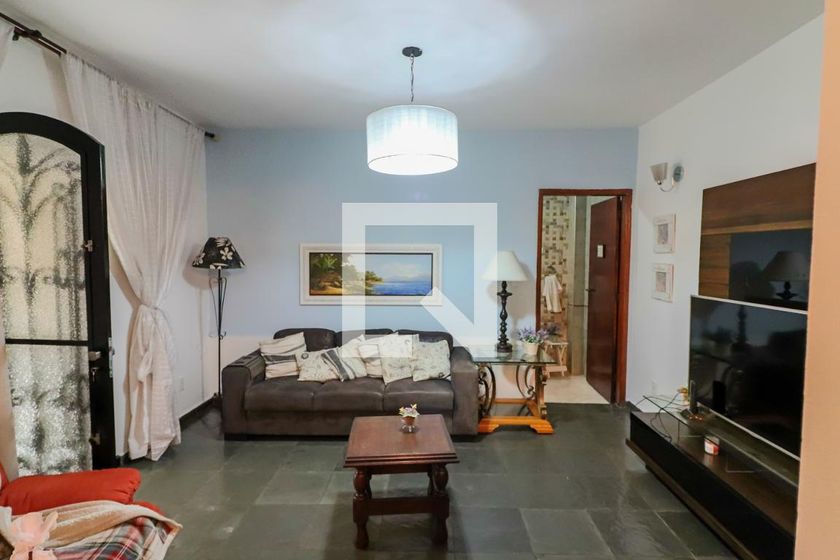 Casa, 3 quartos, 200 m² - Foto 1