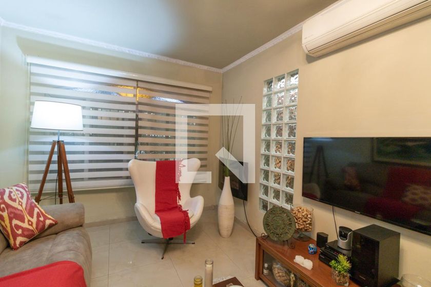 Casa, 4 quartos, 230 m² - Foto 1
