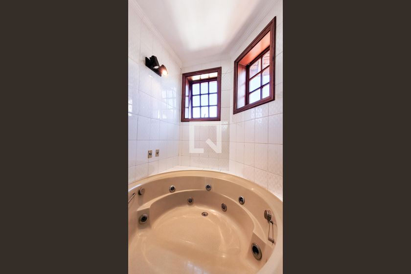 Casa à Venda - Jardim Flamboyant, 4 Quartos,  498 m2 em , Campinas - sp | SoloBR