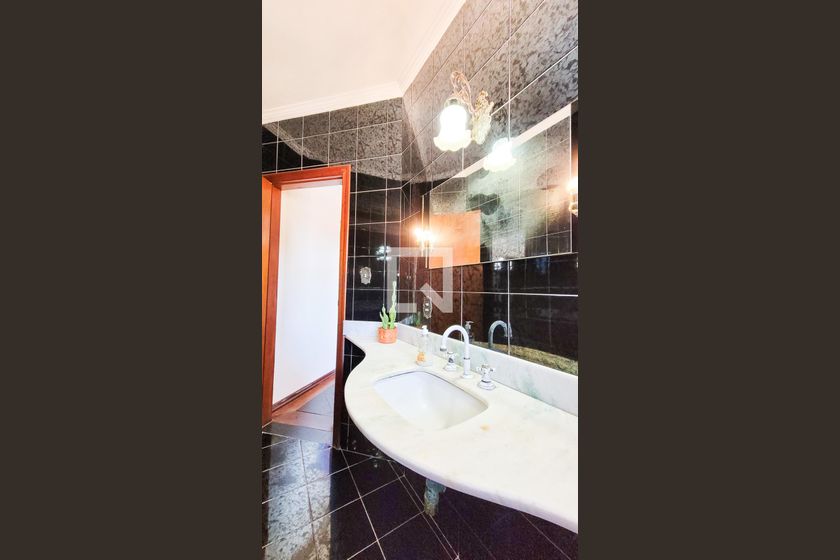 Casa à Venda - Jardim Flamboyant, 4 Quartos,  498 m2 em , Campinas - sp | SoloBR