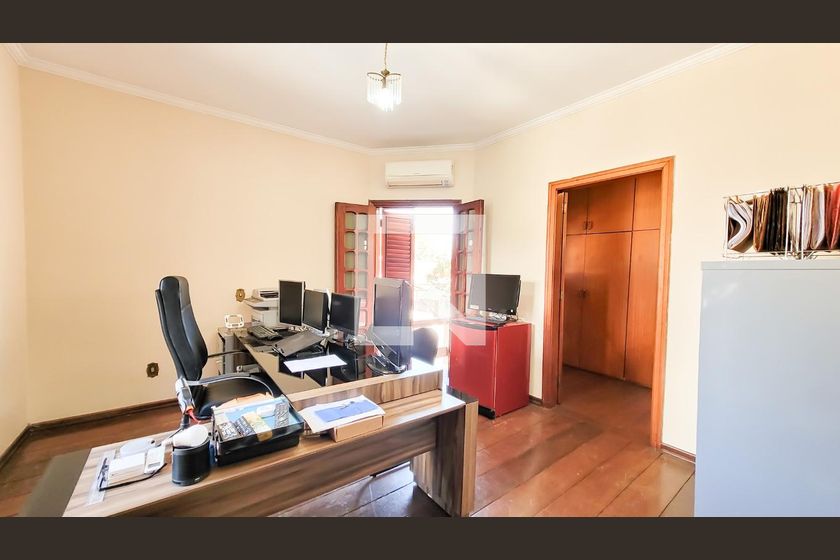 Casa à Venda - Jardim Flamboyant, 4 Quartos,  498 m2 em , Campinas - sp | SoloBR